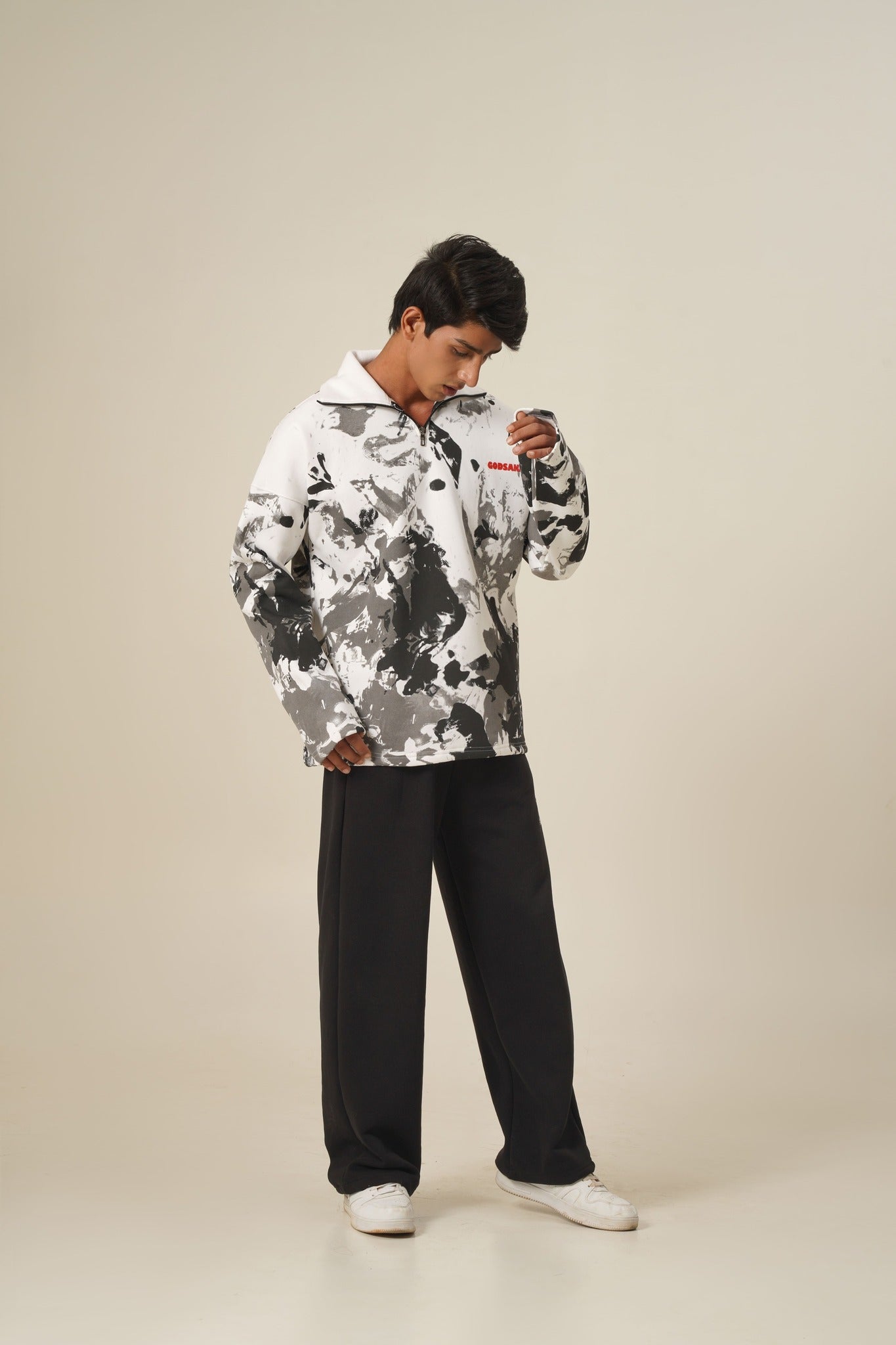 SHADED ZIPPY SWEATSHIRT
